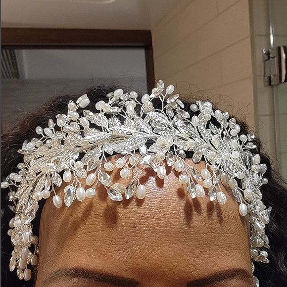 Bridal headpiece - Picture 1 of 5